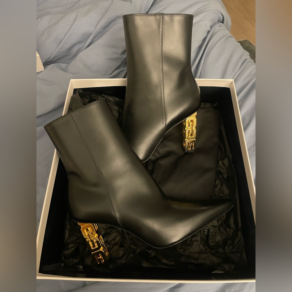 Givenchy G cube ankle boots - Picture 2 of 9